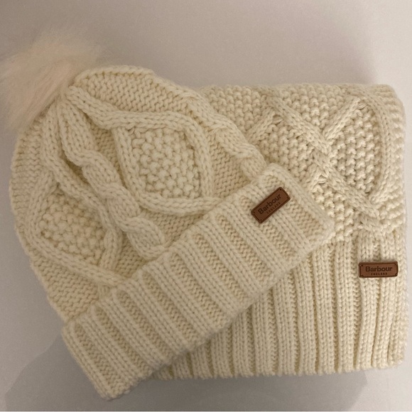 Barbour Women’s Cream Hat and Scarf Set NWT main image 7